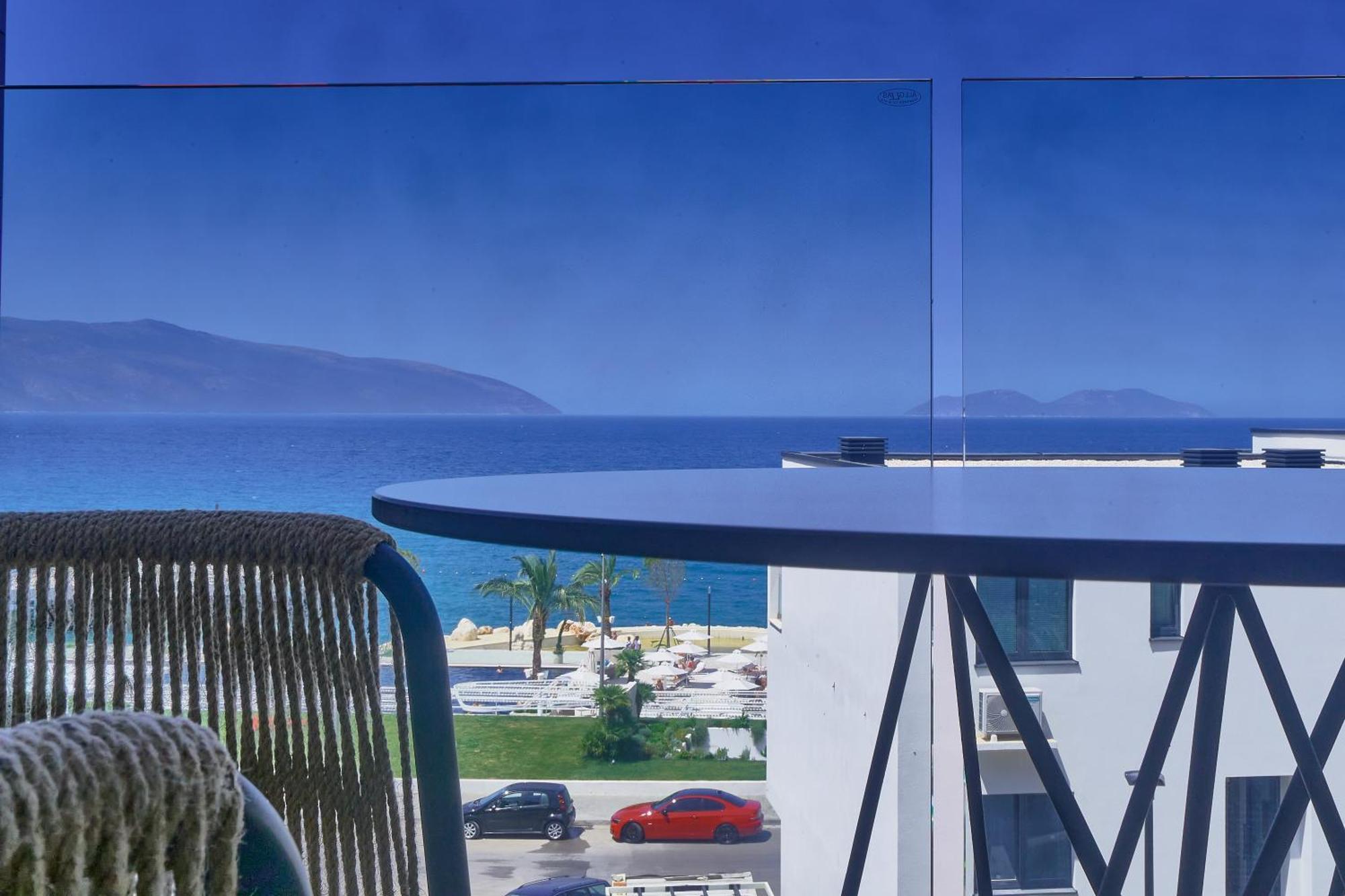 Azar Luxury Suites Vlore Exterior photo