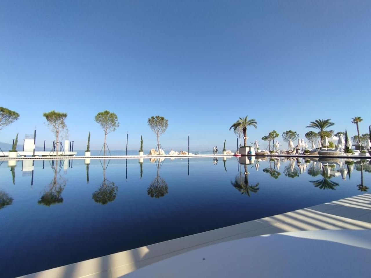 Azar Luxury Suites Vlore Exterior photo