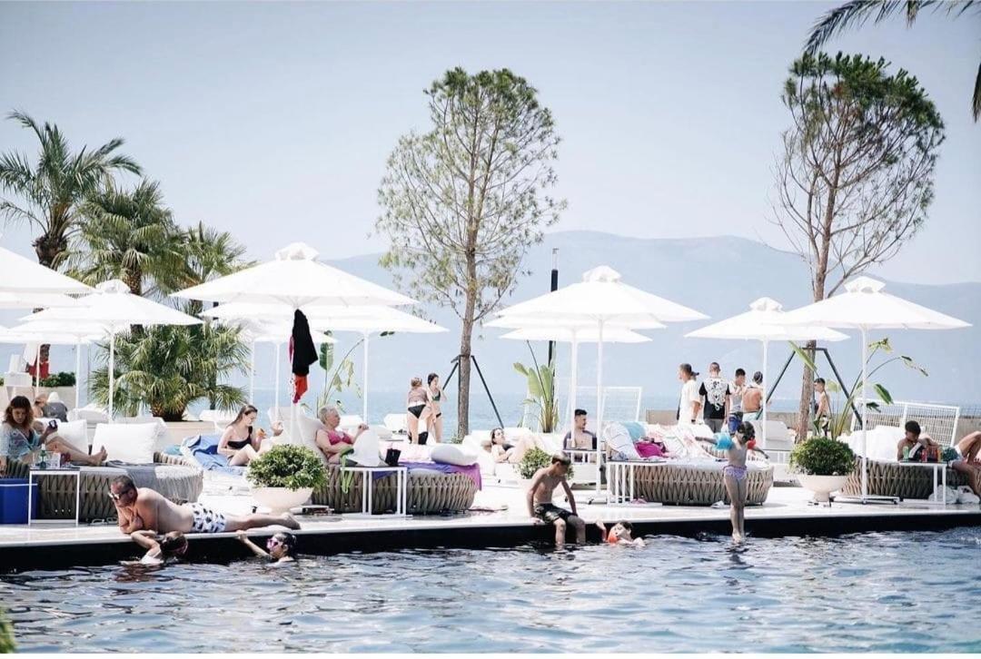 Azar Luxury Suites Vlore Exterior photo