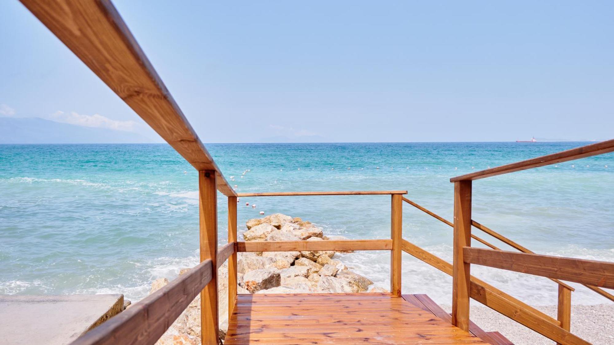 Azar Luxury Suites Vlore Exterior photo