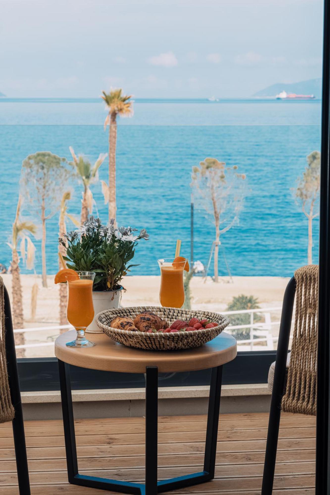 Azar Luxury Suites Vlore Exterior photo