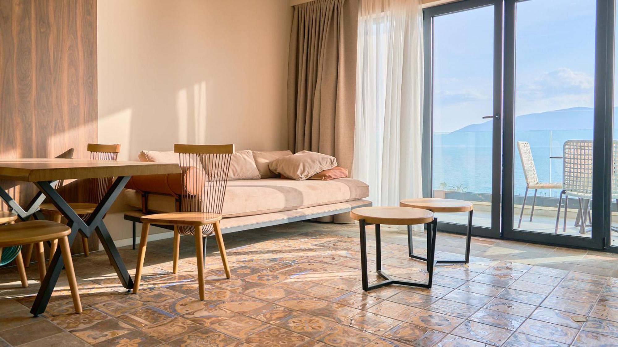 Azar Luxury Suites Vlore Exterior photo