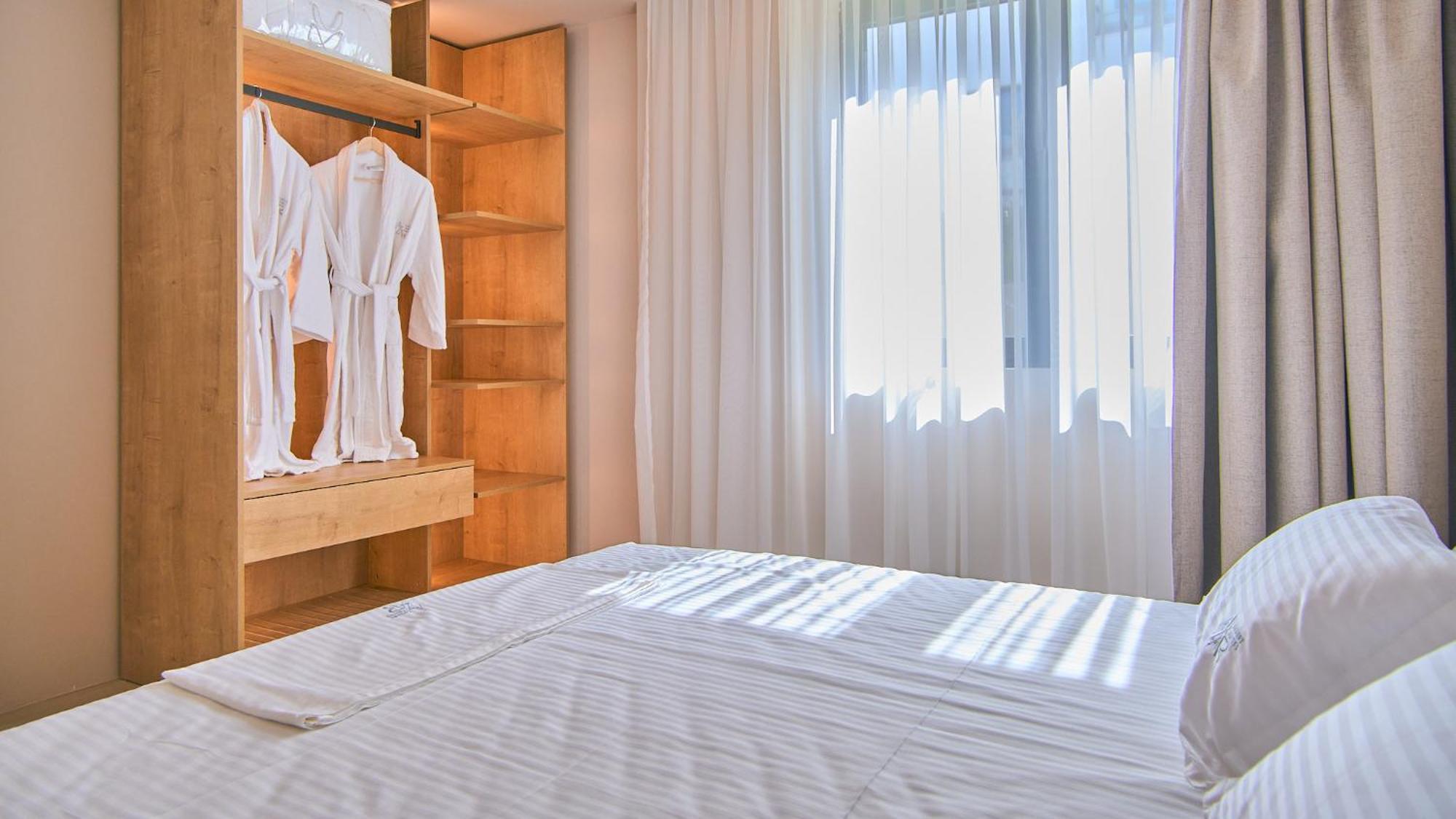 Azar Luxury Suites Vlore Exterior photo