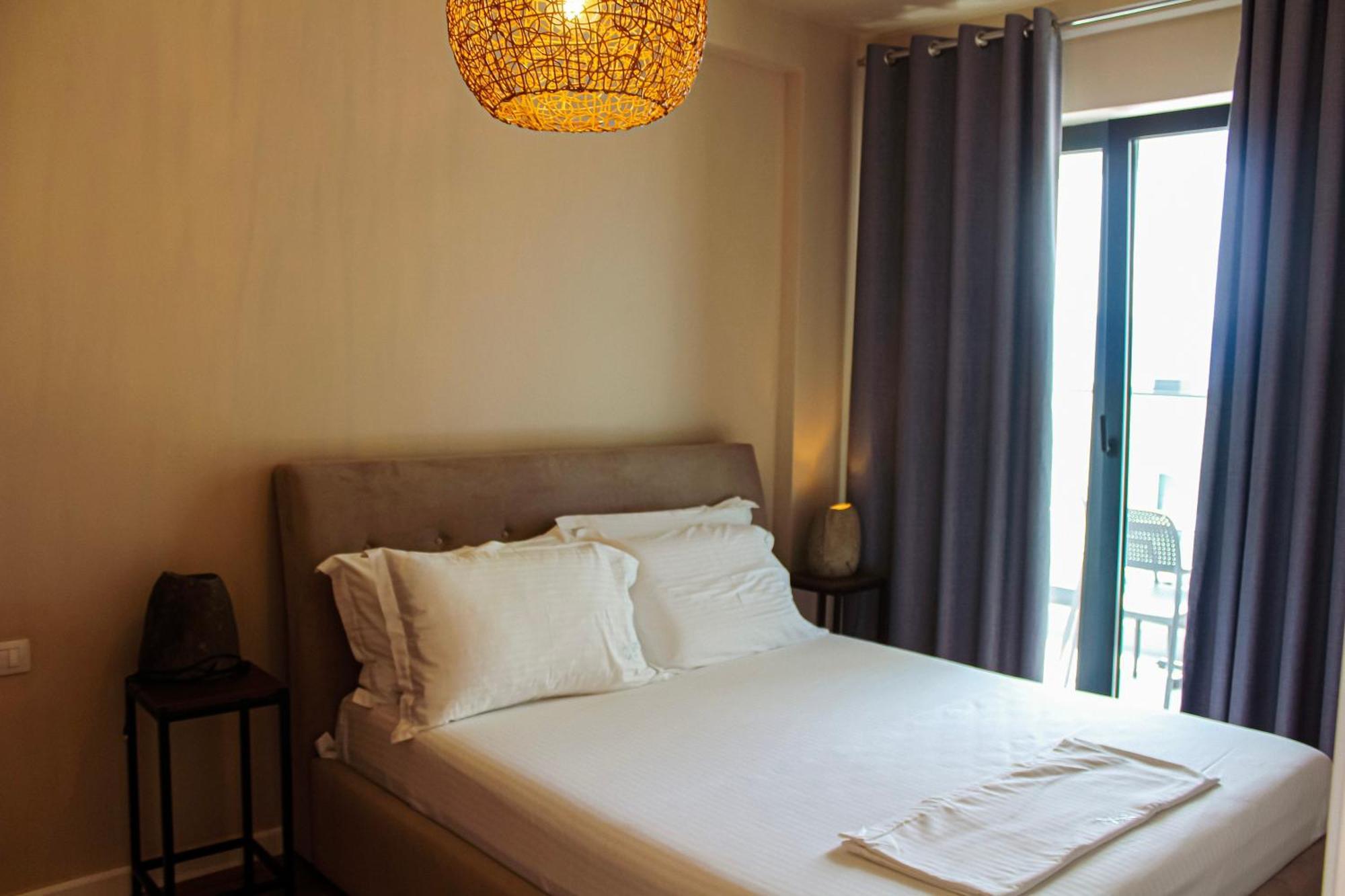 Azar Luxury Suites Vlore Exterior photo