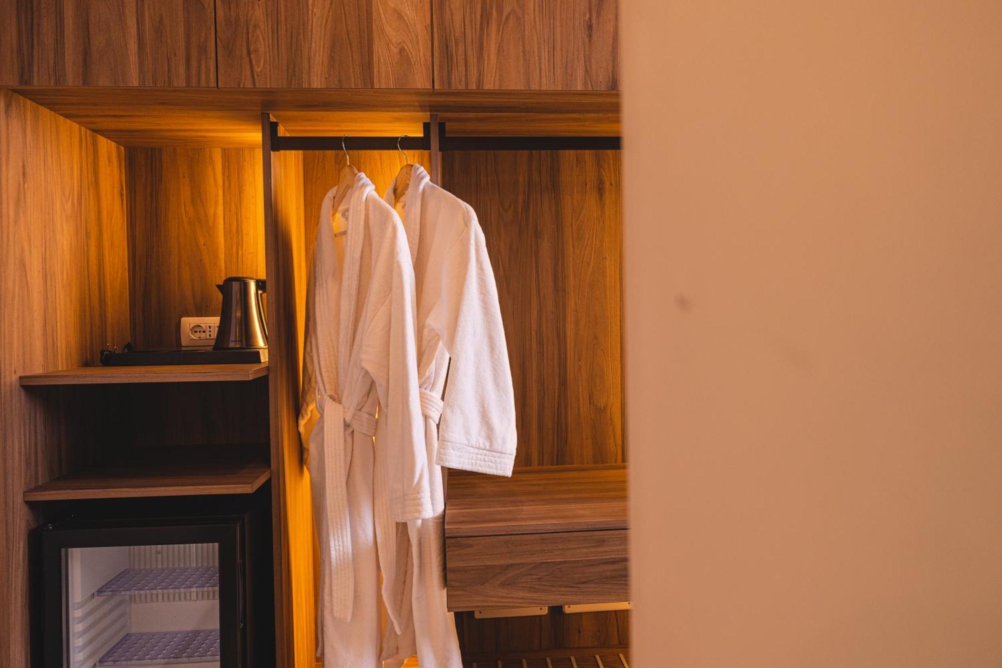 Azar Luxury Suites Vlore Exterior photo
